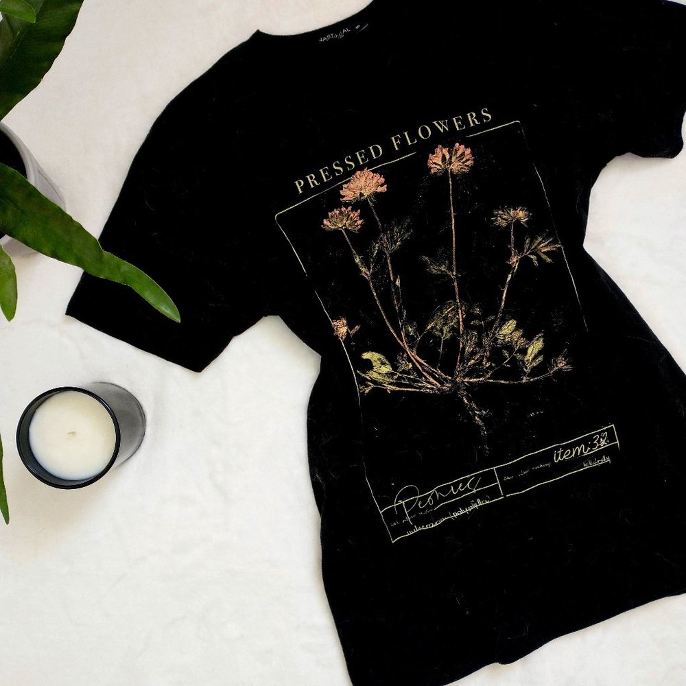 Nasty Gal Pressed Flowers Black T-Shirt - Medium